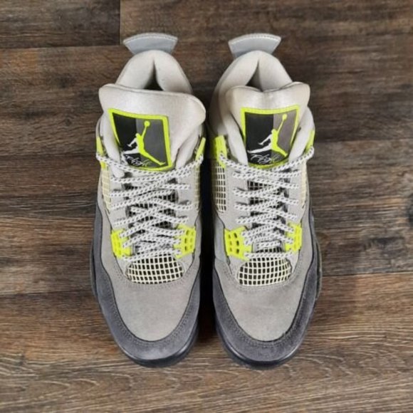 Air Jordan 4 Retro SE \